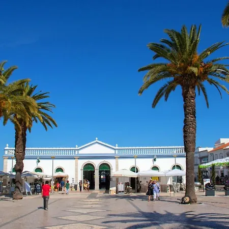The White Tavira